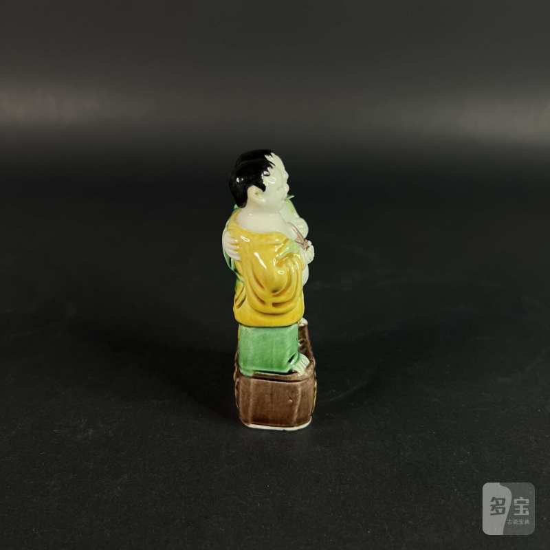 清 素三彩和合二仙塑像 - 图2